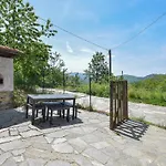 4 Bedroom In בית נופש Tiglieto