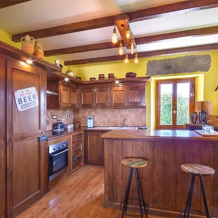 4 Bedroom Beautiful In Holiday home